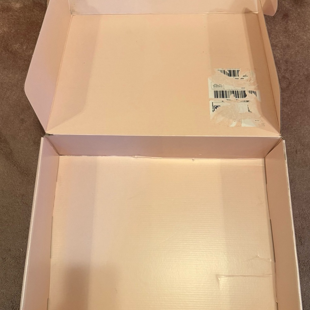 LoveShackFancy empty pink Gift Box - Picture 8 of 8